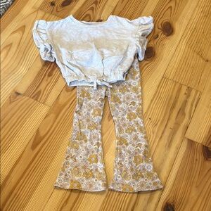 Jessica Simpson Kids Floral Set in Gray and Yellow